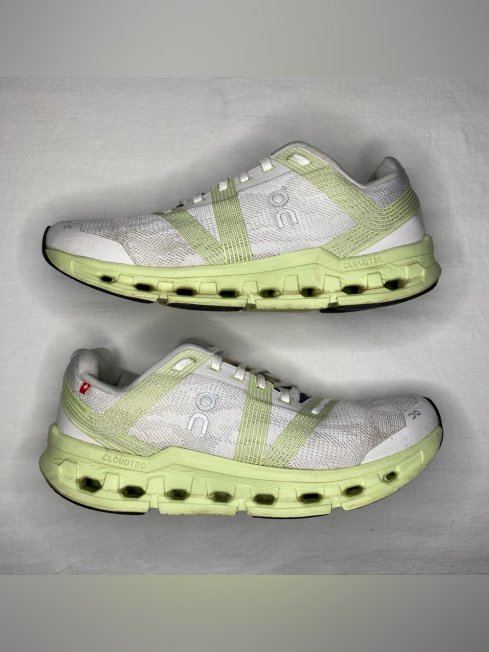 On Cloudswift Running Shoes Womens Size 9 Gray Green CloudTec Mesh 55-98624